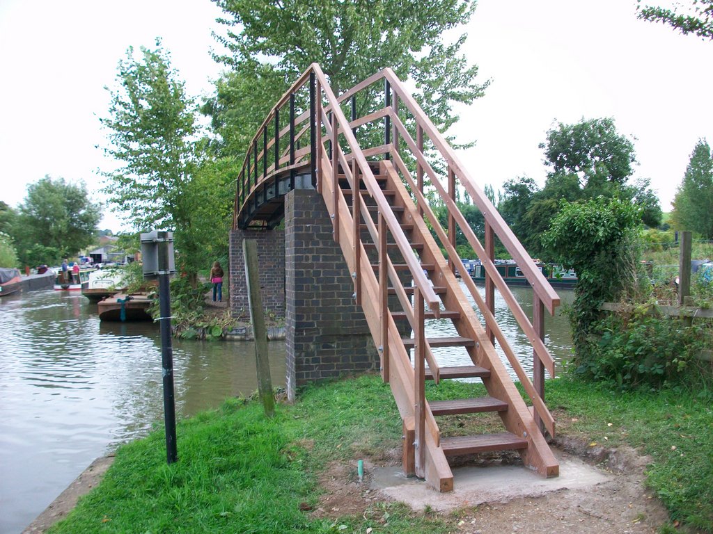 New FSC timberwork to existing bridge at Braunston